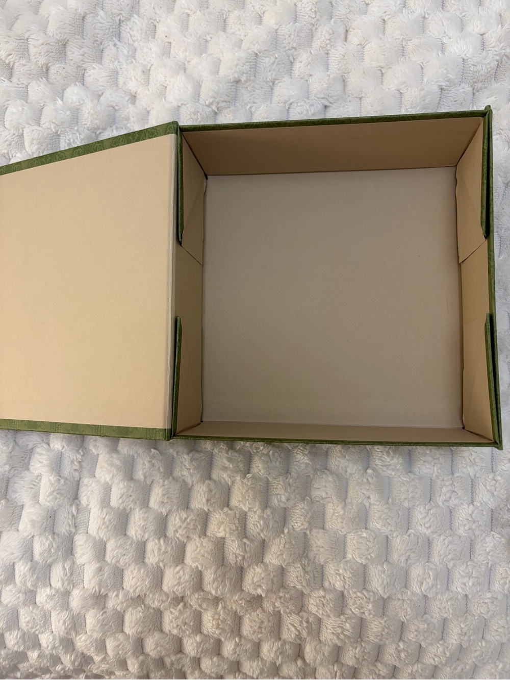 Gucci box - Picture 2 of 4